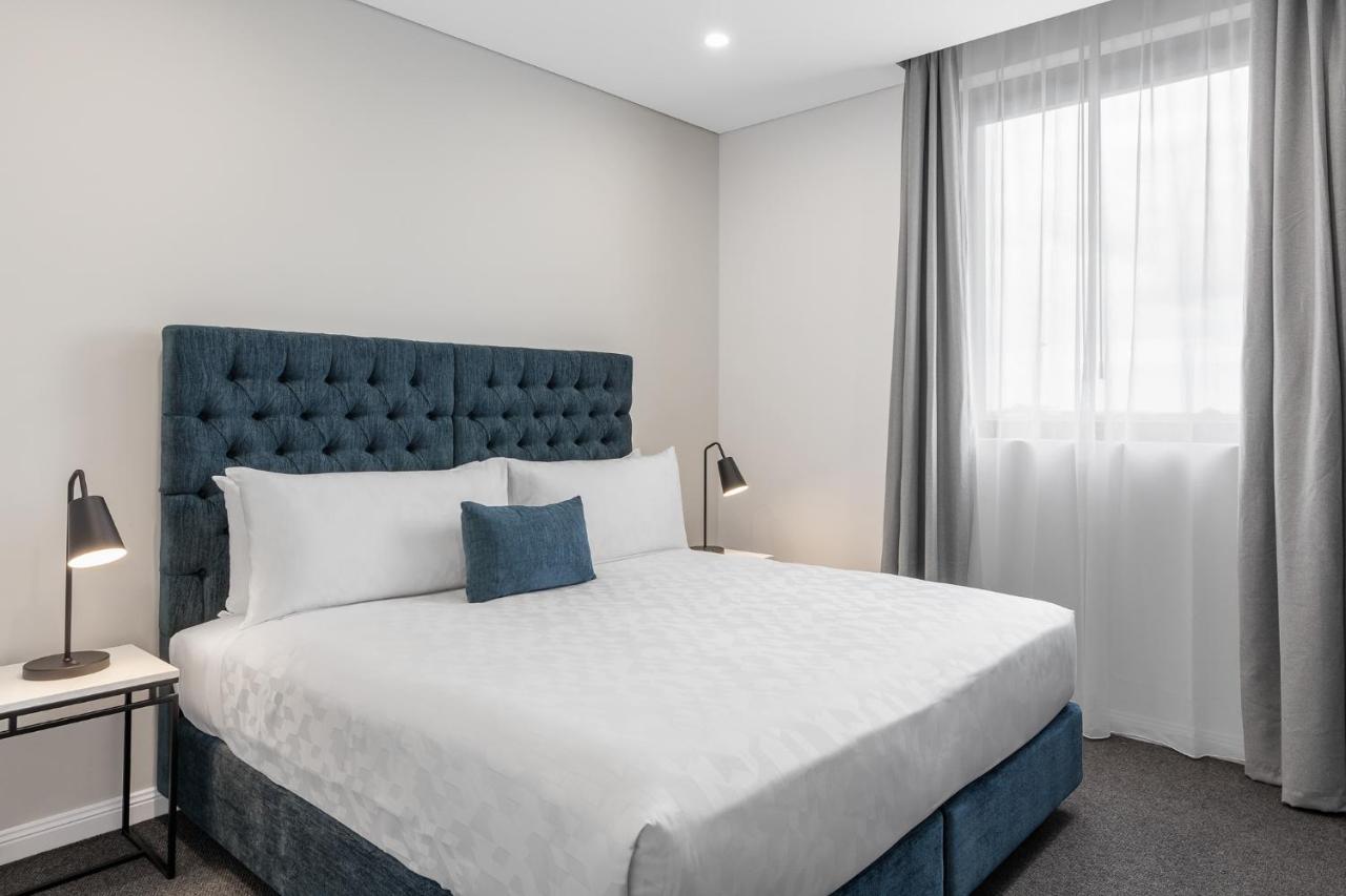 Meriton Suites Coward Street, Mascot Sydney Exteriör bild